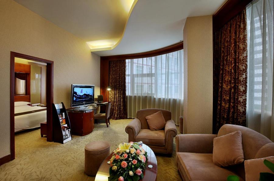 Shenzhen Luohu Hongfeng Hotel Exteriör bild